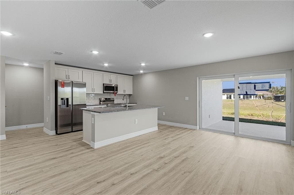 545 Oakshire LN-10