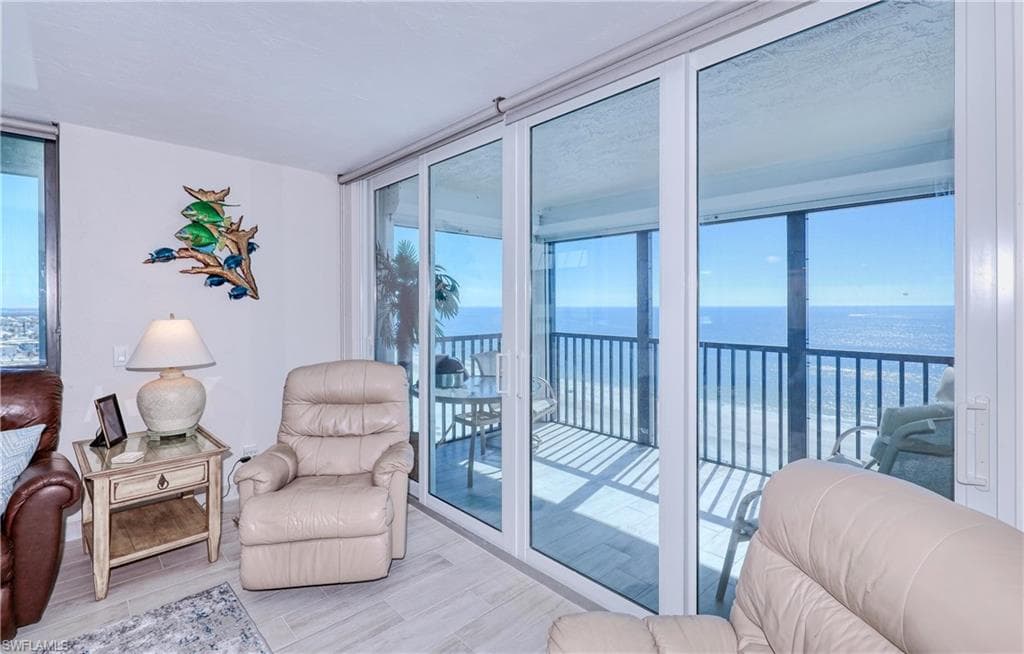 2800 Estero BLVD PH2-13