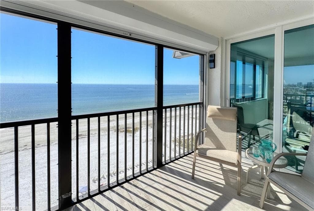 2800 Estero BLVD PH2-16