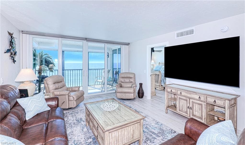 2800 Estero BLVD PH2-12