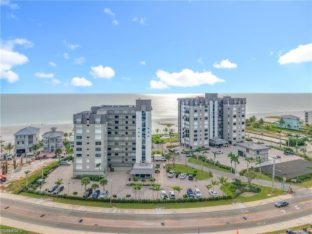 2800 Estero BLVD PH2-1