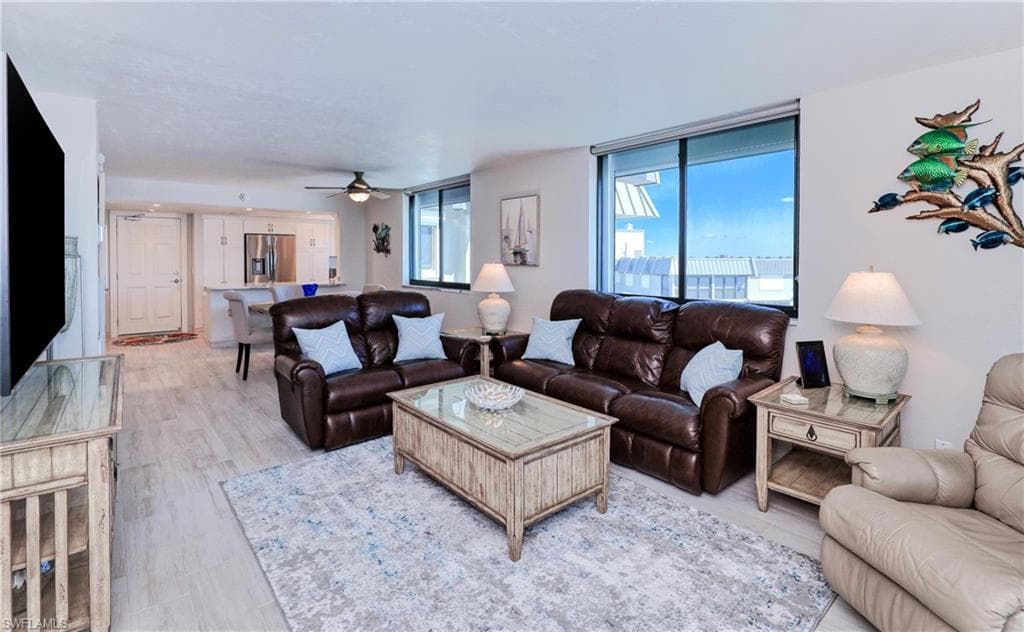 2800 Estero BLVD PH2-24