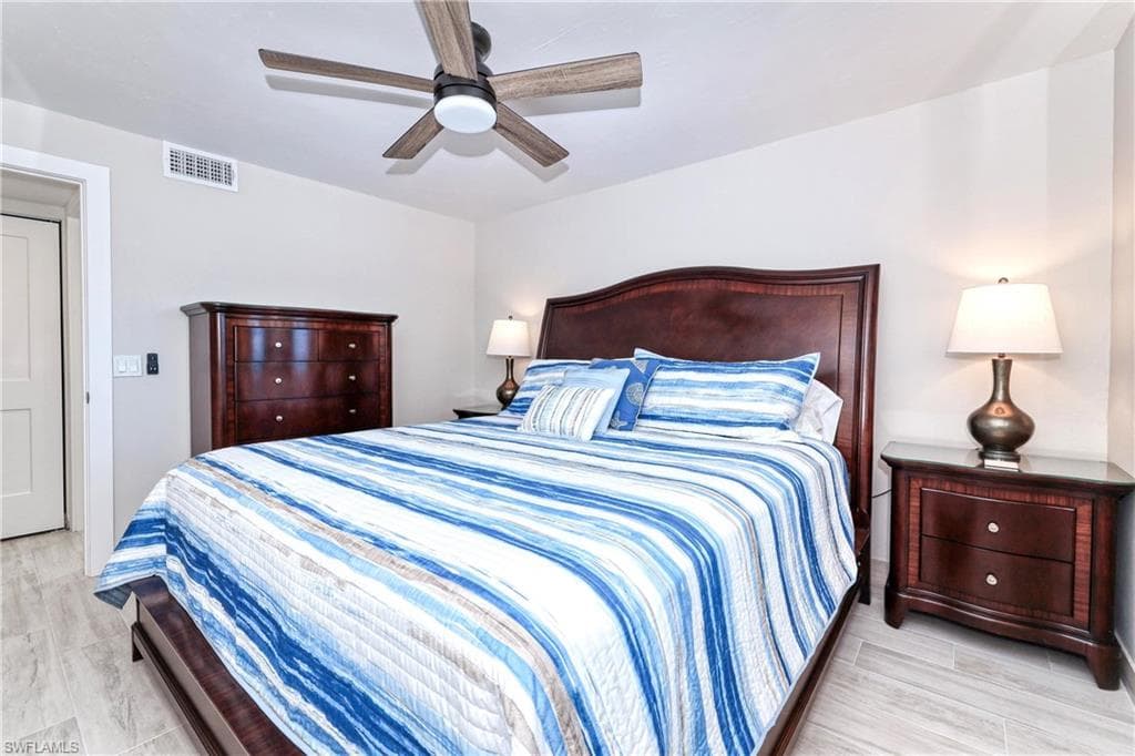 2800 Estero BLVD PH2-33