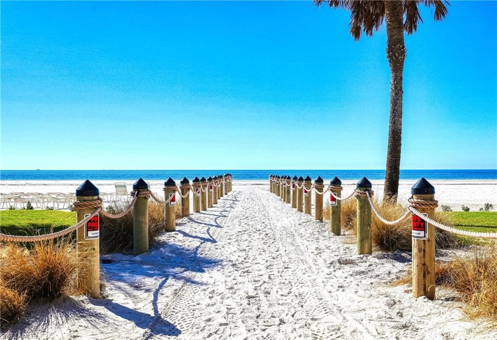 2800 Estero BLVD PH2-41