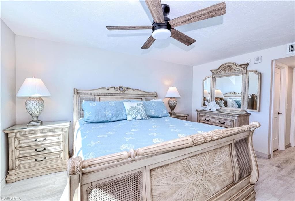 2800 Estero BLVD PH2-19