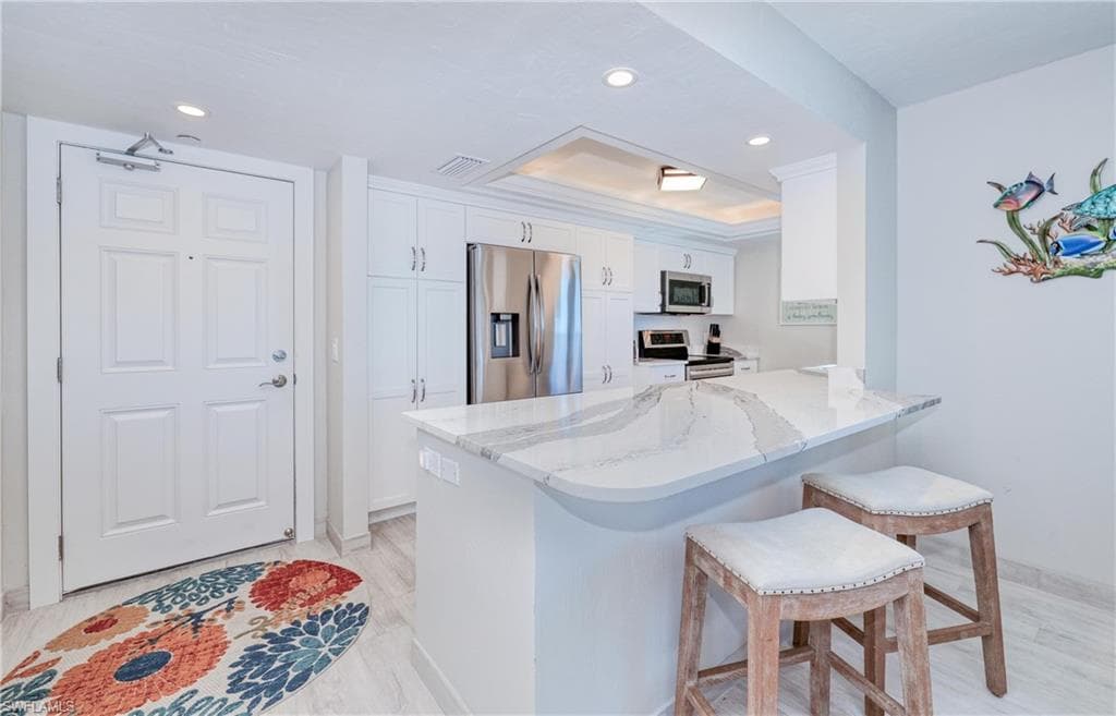 2800 Estero BLVD PH2-8