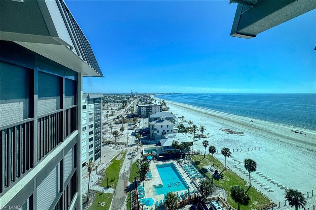 2800 Estero BLVD PH2-25