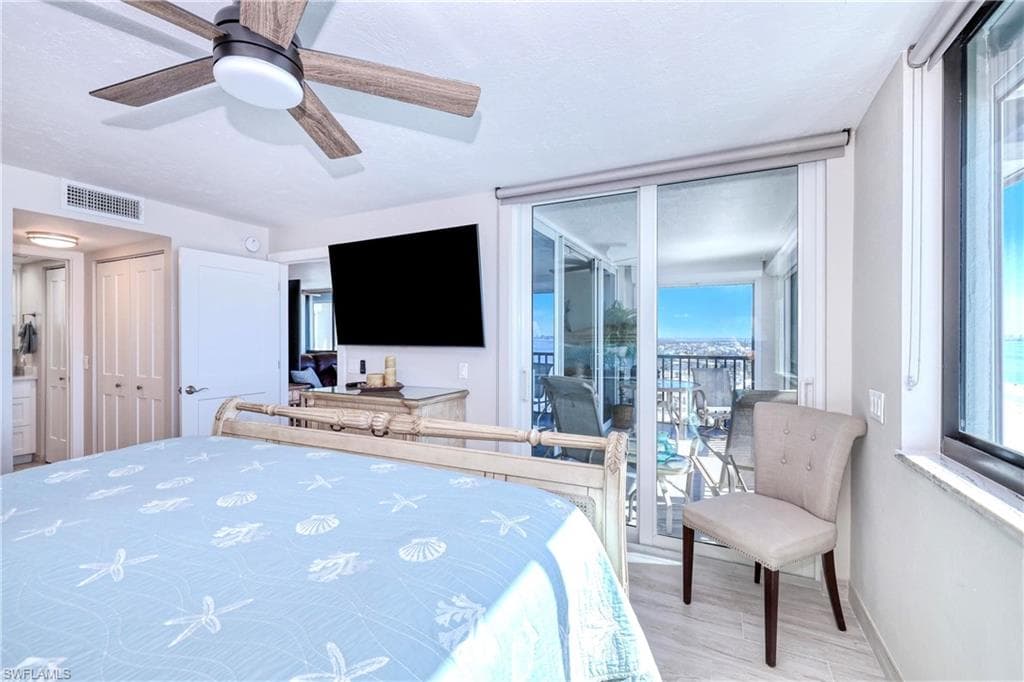 2800 Estero BLVD PH2-21