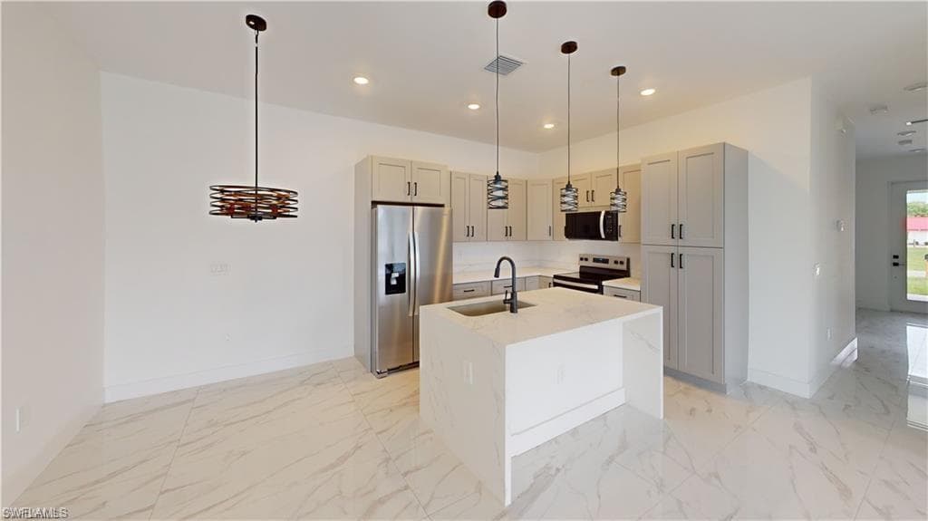 2045 Carver AVE-6