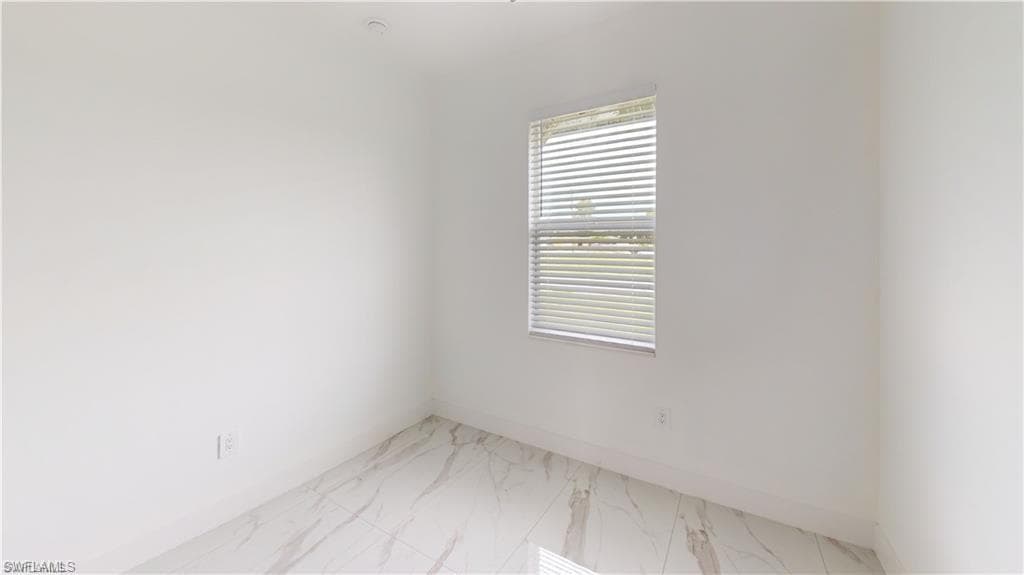 2045 Carver AVE-13