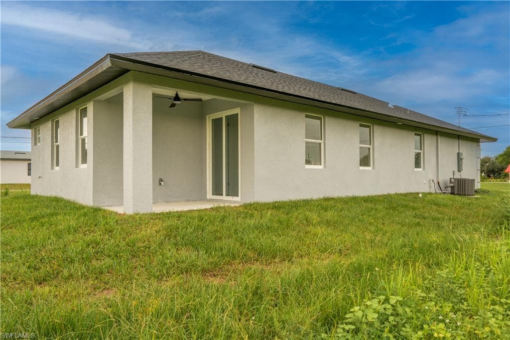 2045 Carver AVE-22