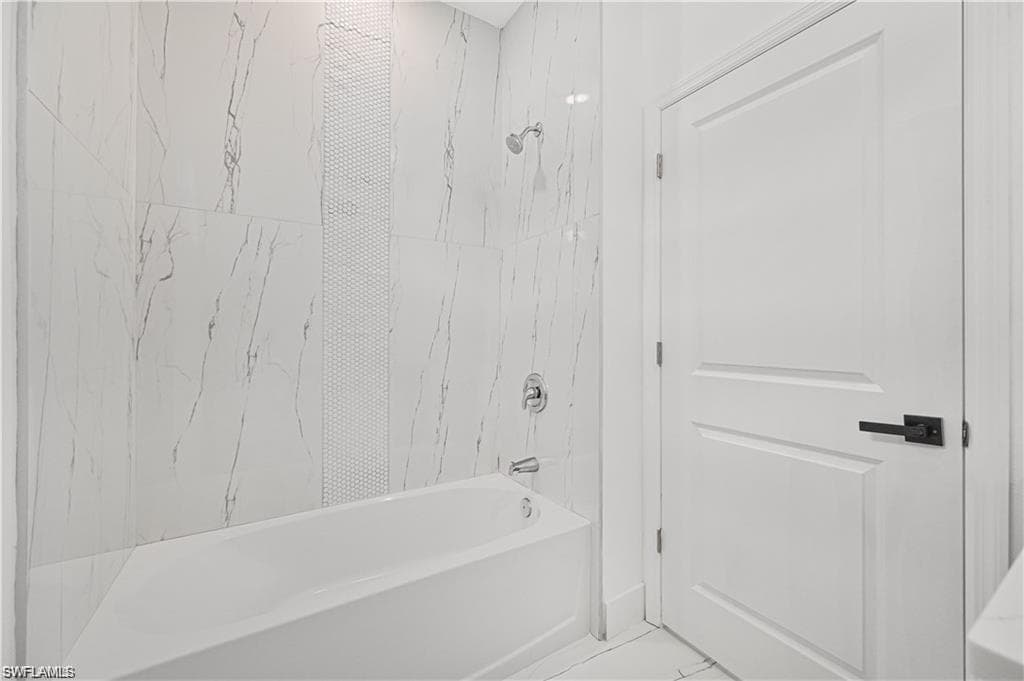 2045 Carver AVE-19