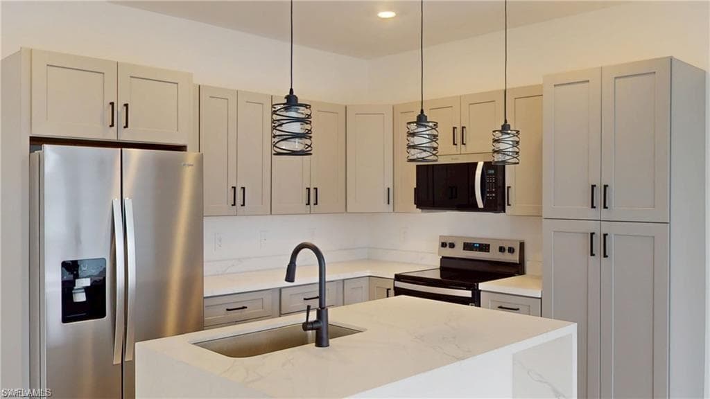 2045 Carver AVE-4