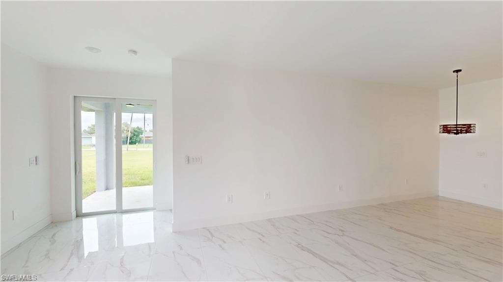 2045 Carver AVE-21
