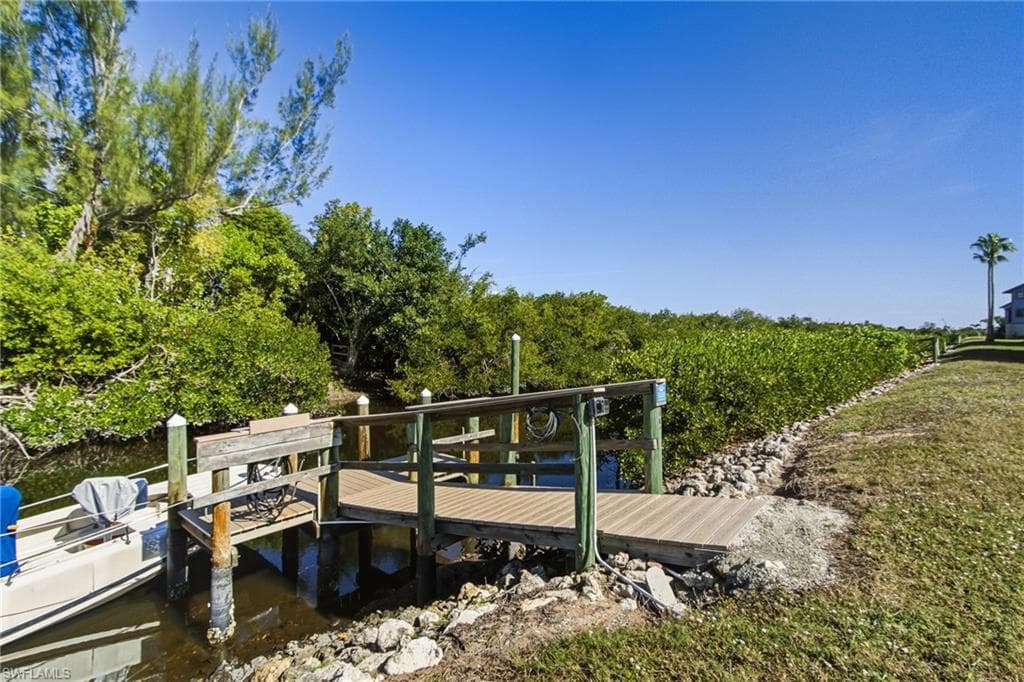 5301 Blue Crab CIR 4-13