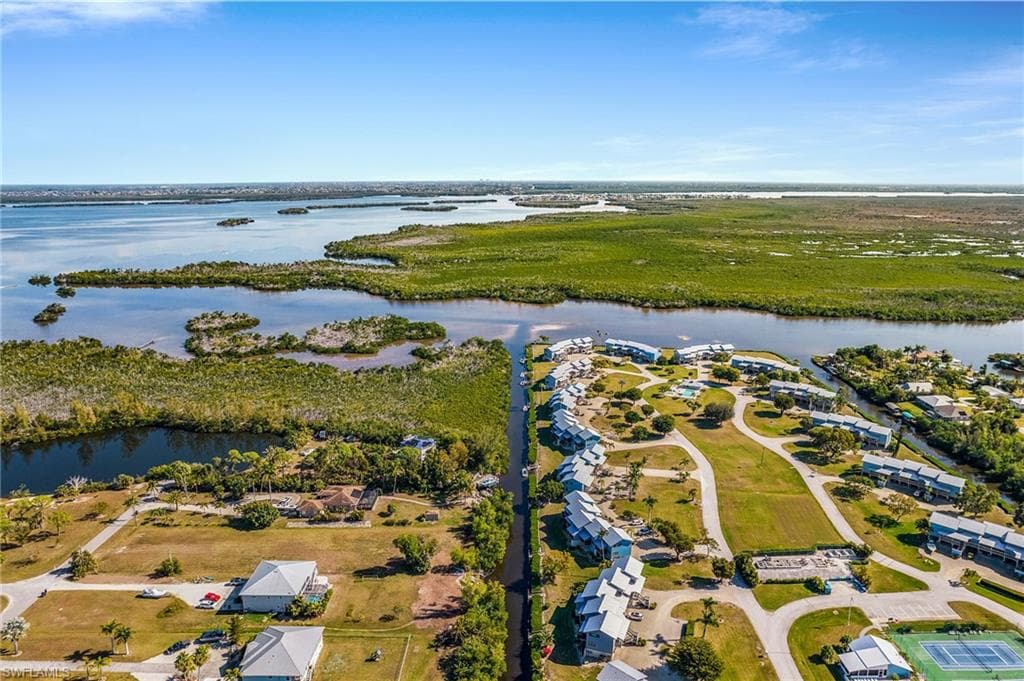 5301 Blue Crab CIR 4-5