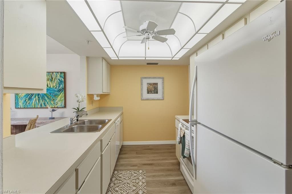 5301 Blue Crab CIR 4-10