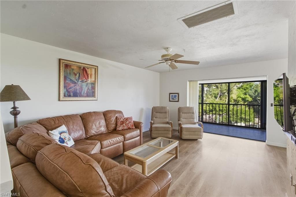 5301 Blue Crab CIR 4-8