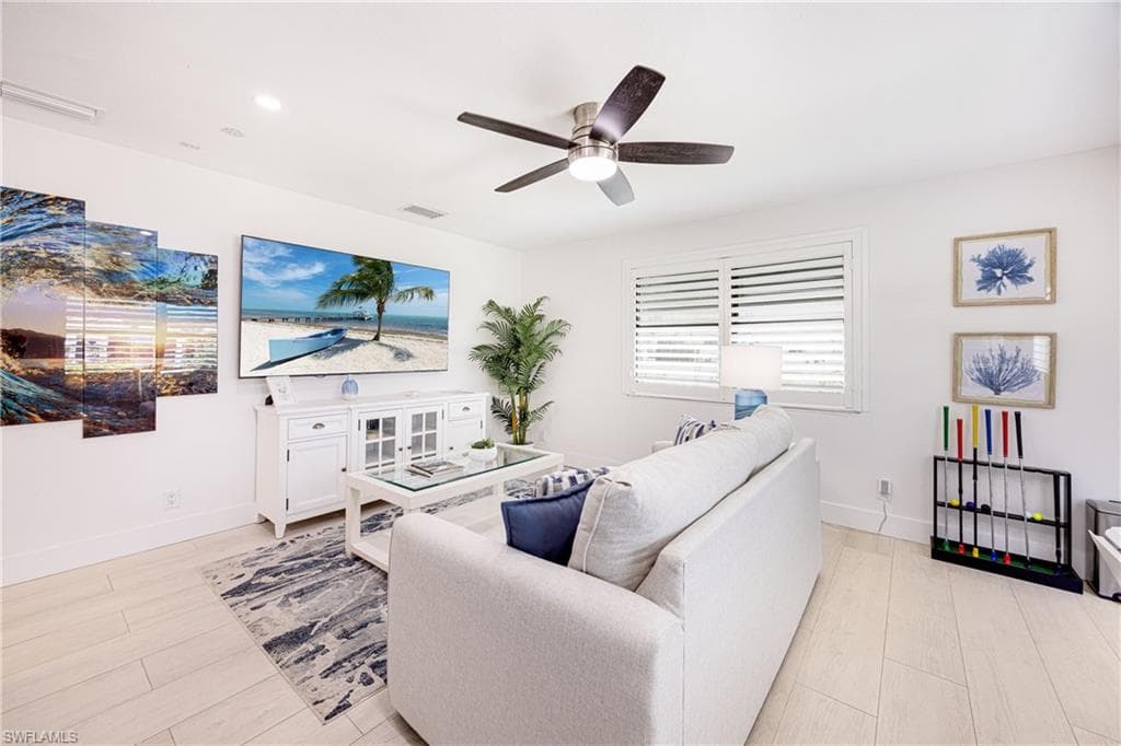 493 Willet AVE-22