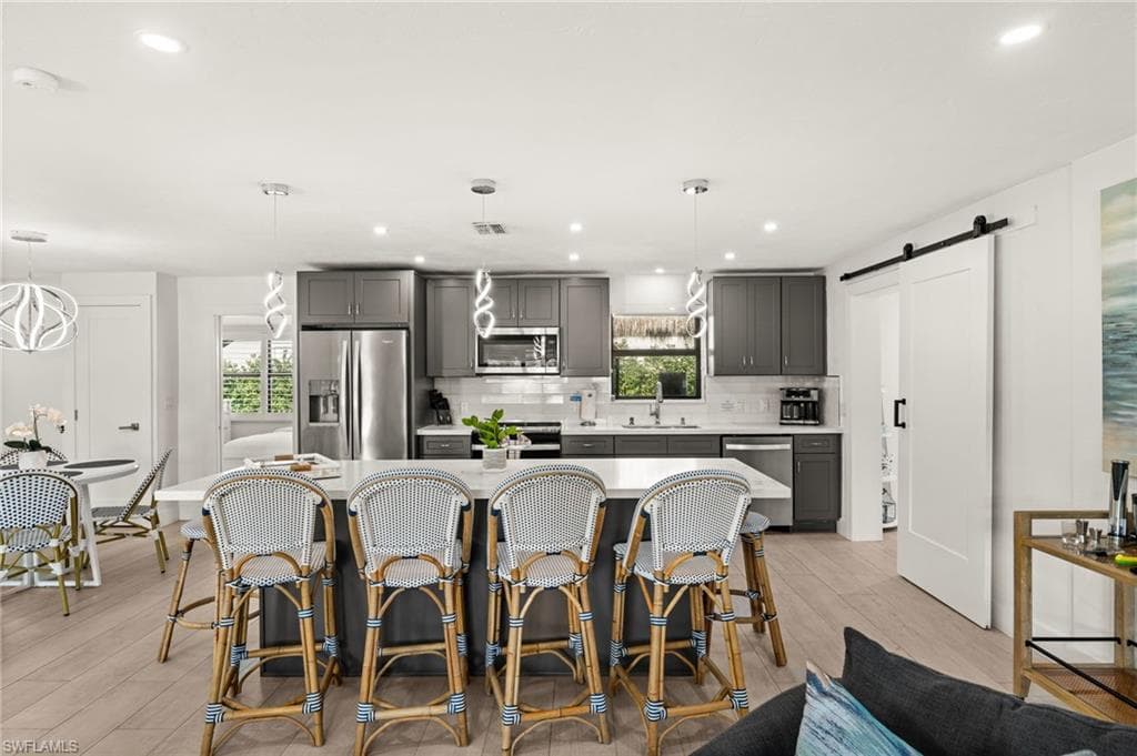 493 Willet AVE-9