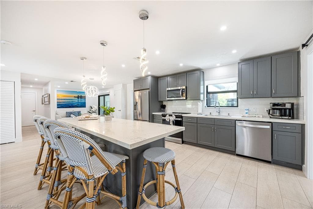 493 Willet AVE-10