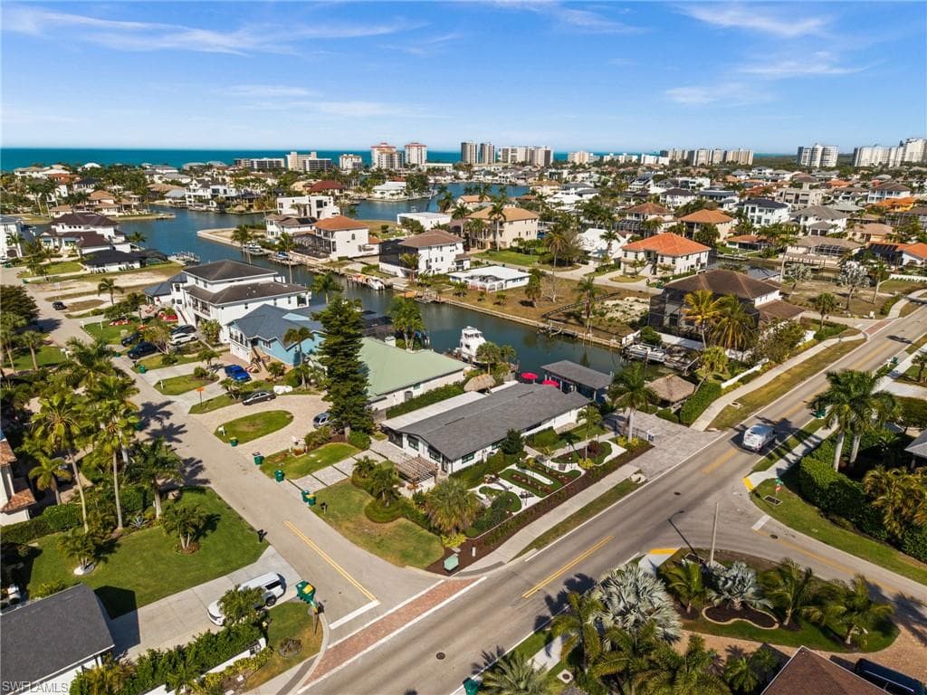493 Willet AVE-41