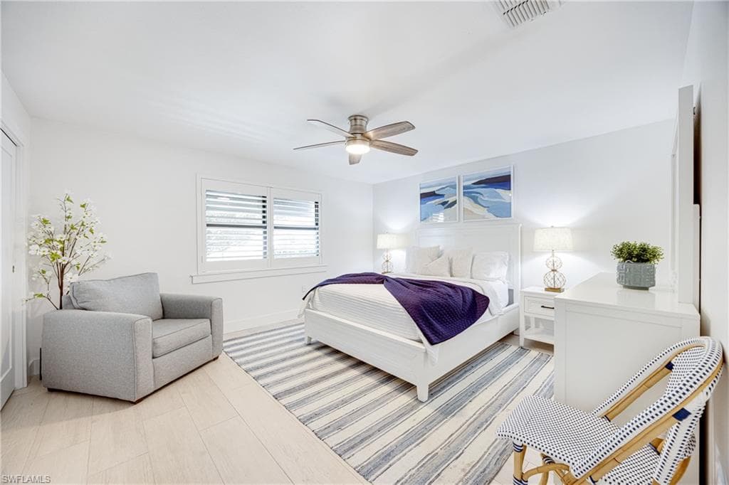 493 Willet AVE-18