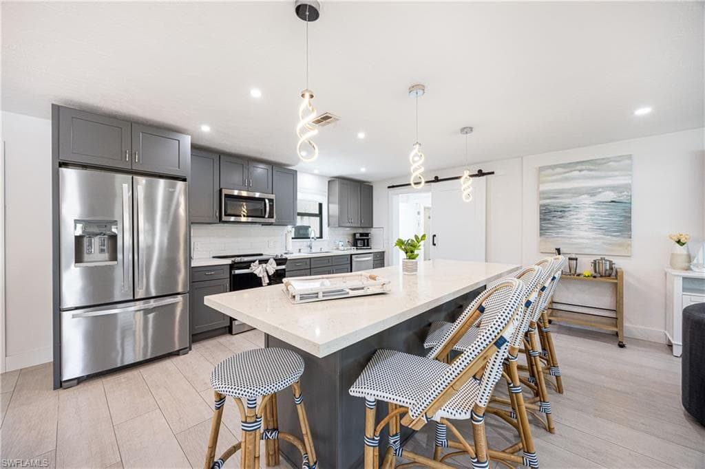 493 Willet AVE-11