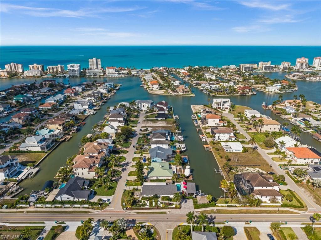 493 Willet AVE-44