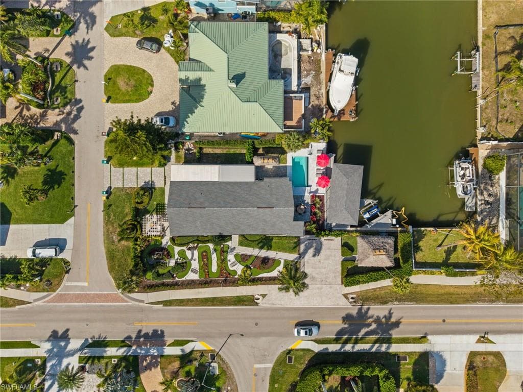 493 Willet AVE-40