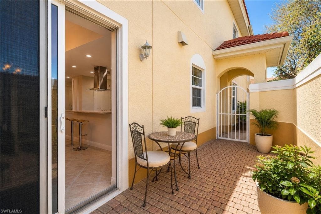 5960 Tarpon Gardens CIR 102-13