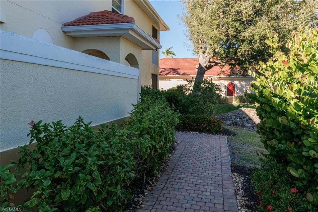 5960 Tarpon Gardens CIR 102-33