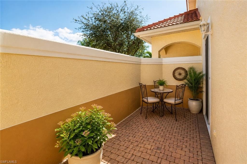 5960 Tarpon Gardens CIR 102-15