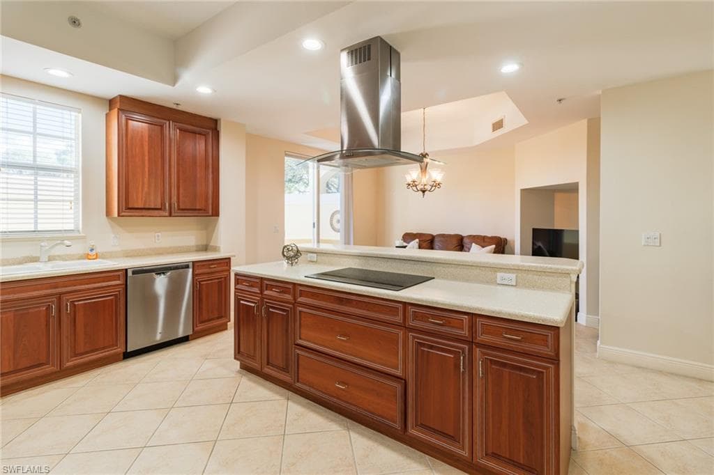 5960 Tarpon Gardens CIR 102-8