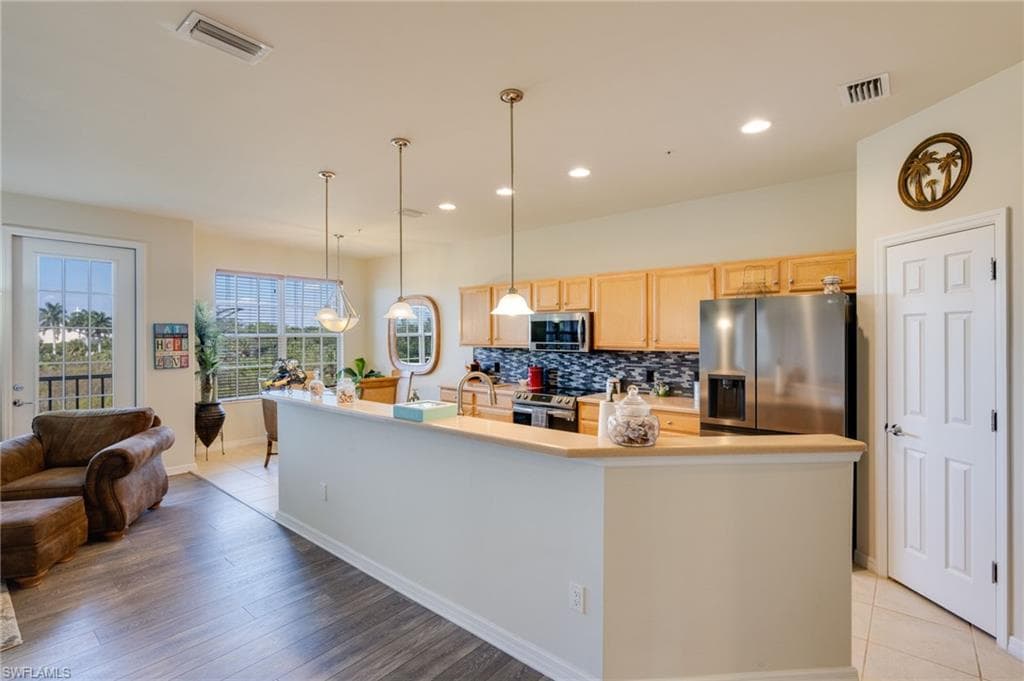 11751 Pasetto LN 303-3