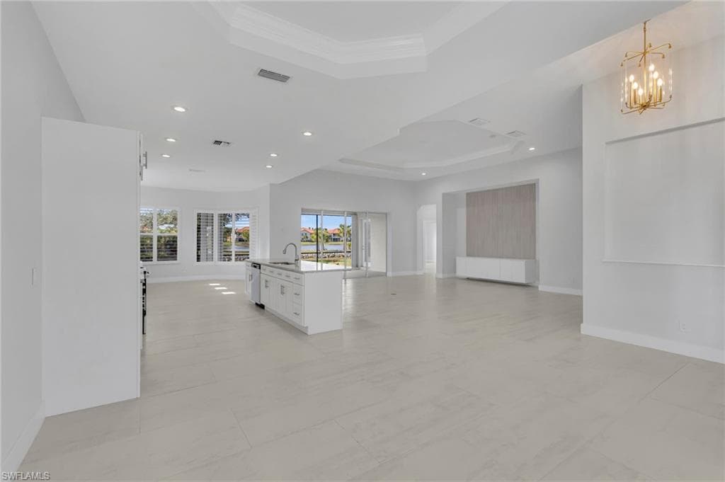 11099 Sea Tropic LN-6