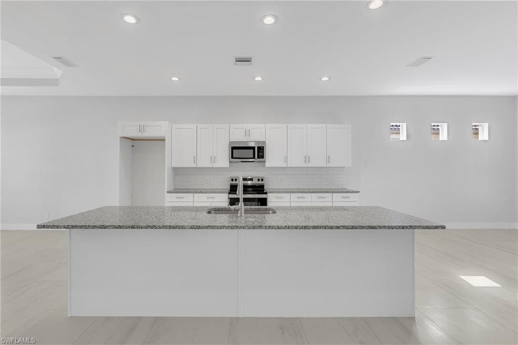 11099 Sea Tropic LN-10