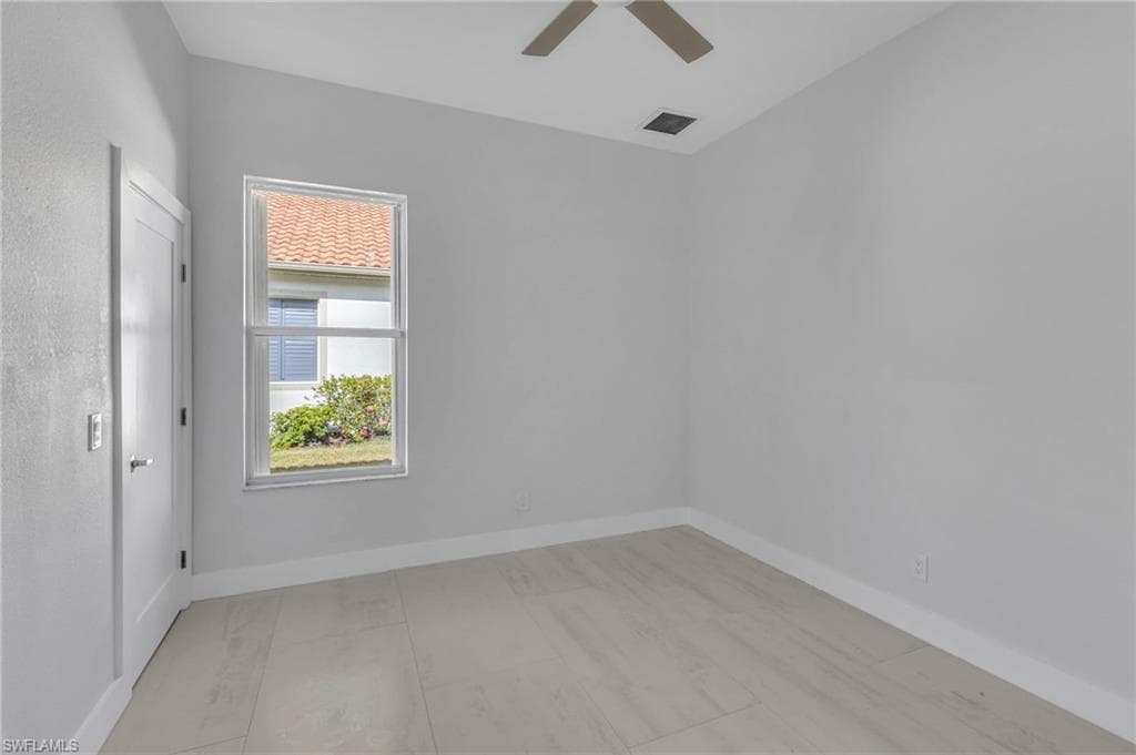 11099 Sea Tropic LN-28