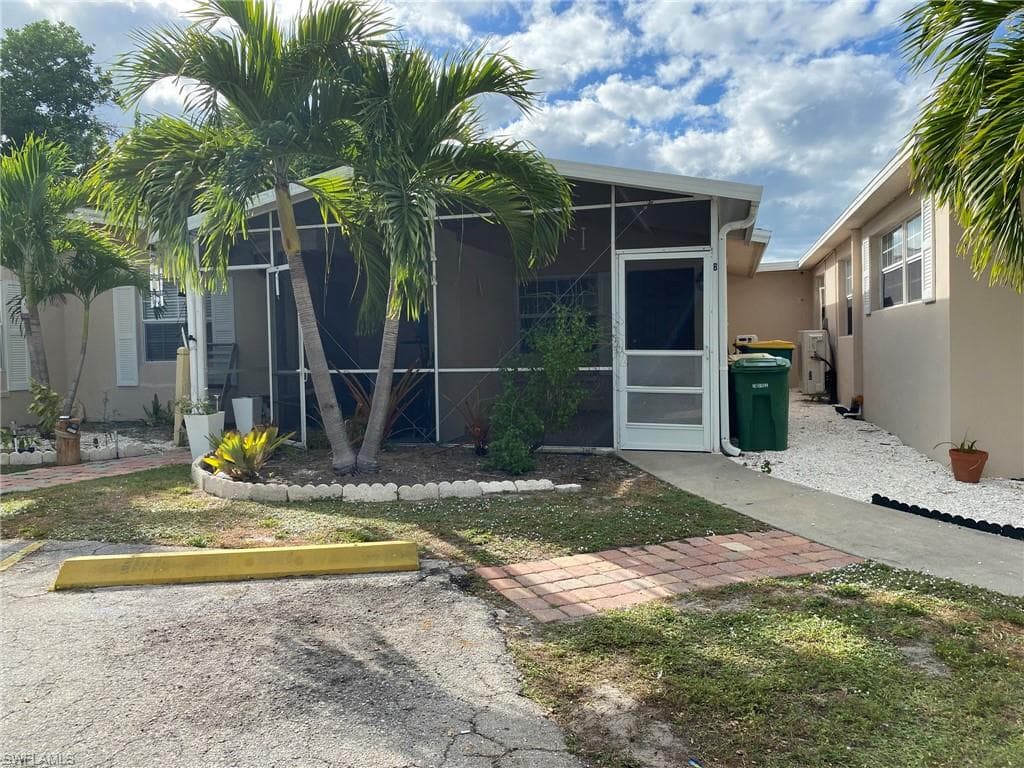 2084 Monroe AVE-2