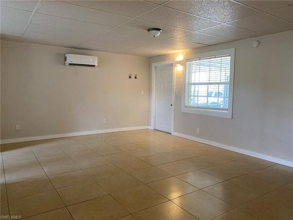 2084 Monroe AVE-10