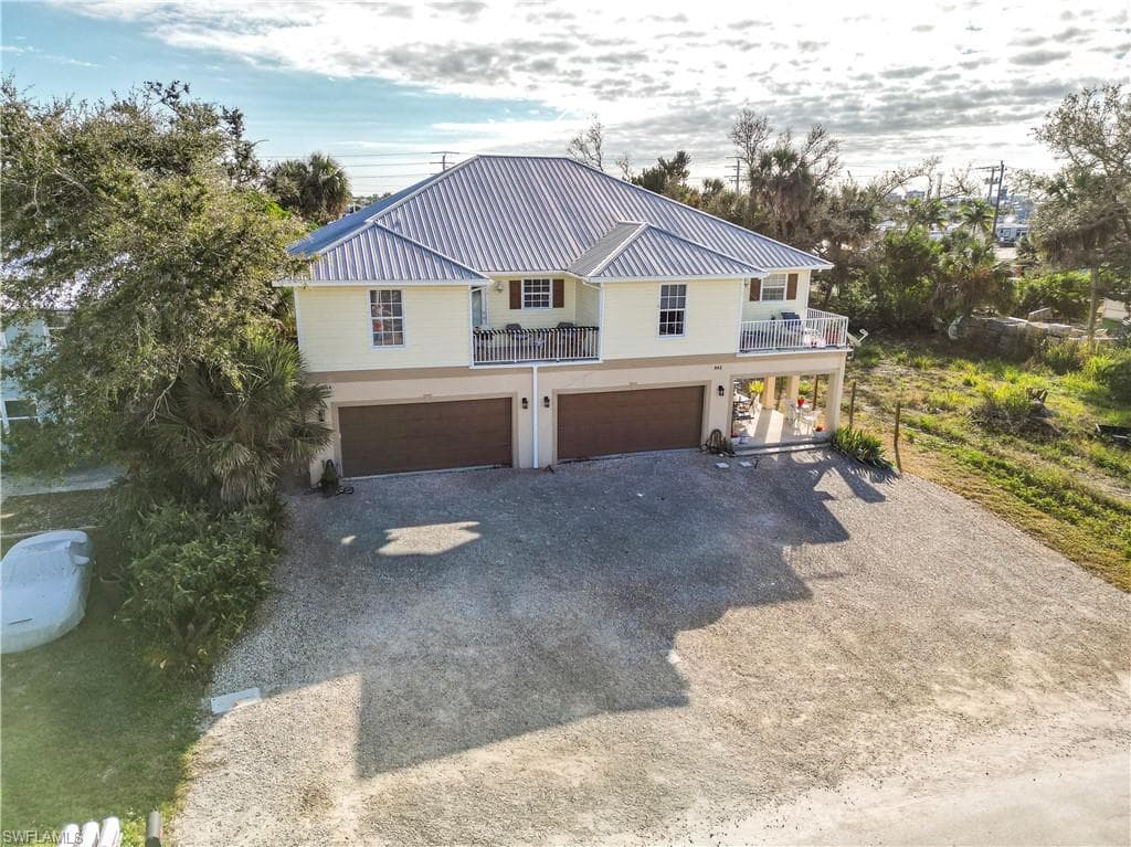 842 South ST-3