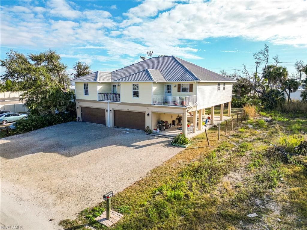 842 South ST-1