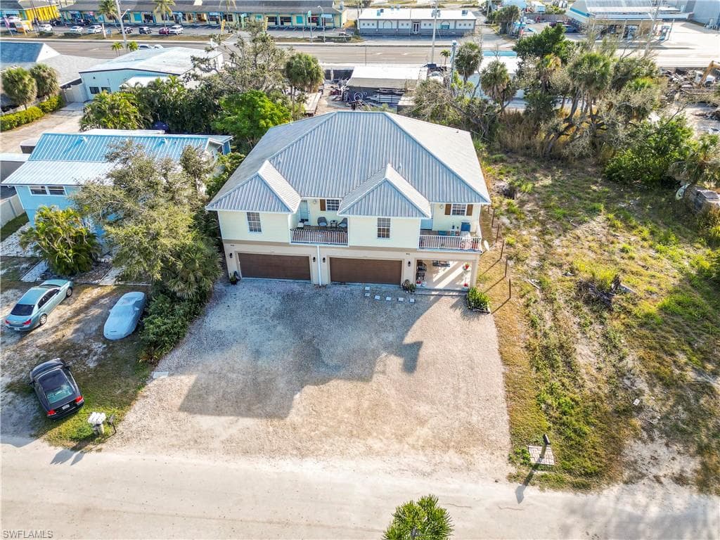 842 South ST-5