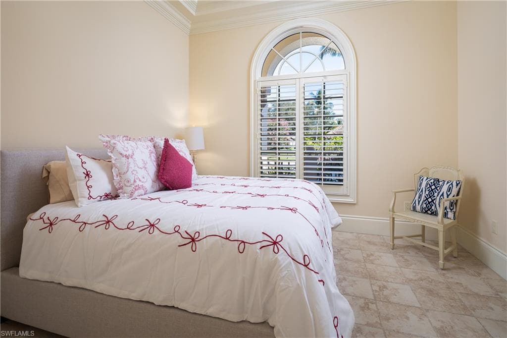 23821 Tuscany CT-32