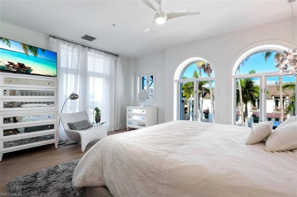 900 5th AVE S 303-8