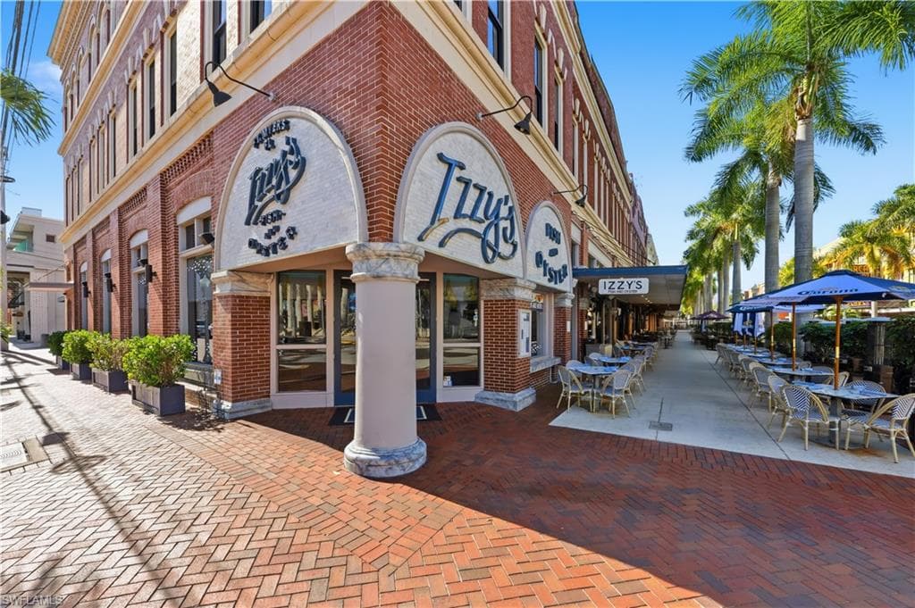 2260 1st ST 210-22