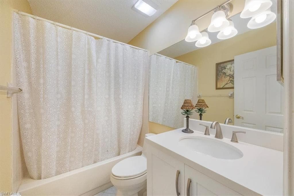 4198 Royal Wood BLVD-19