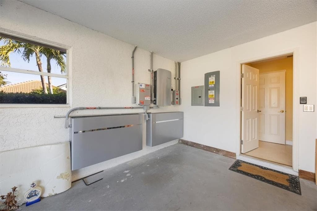 4198 Royal Wood BLVD-25