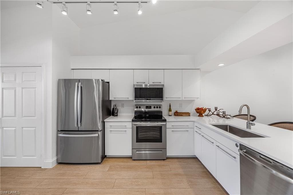 28871 Bermuda Lago CT 304-13
