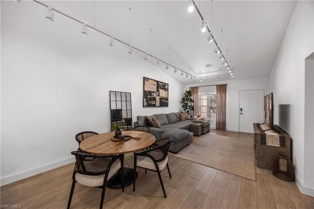28871 Bermuda Lago CT 304-9